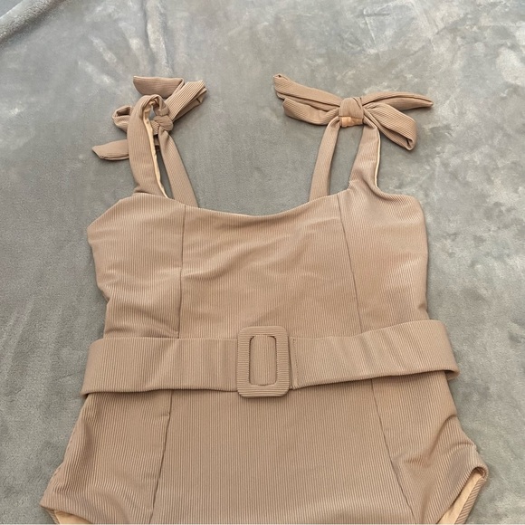 New! Beach Riot Sydney ribbed belted One-Piece Swimsuit 3350 - Picture 7 of 11